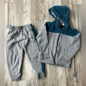 Boys Puma Sweatpants And Hoodie Set in Gray Size 5